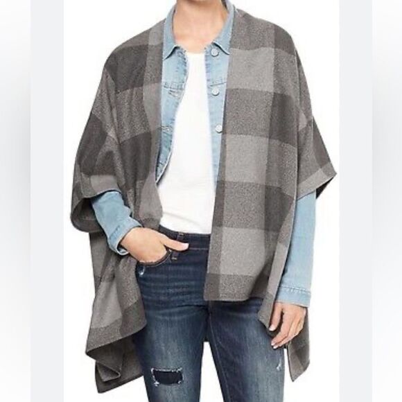 GAP Buffalo Plaid Poncho Outerwear M/L - Picture 1 of 13